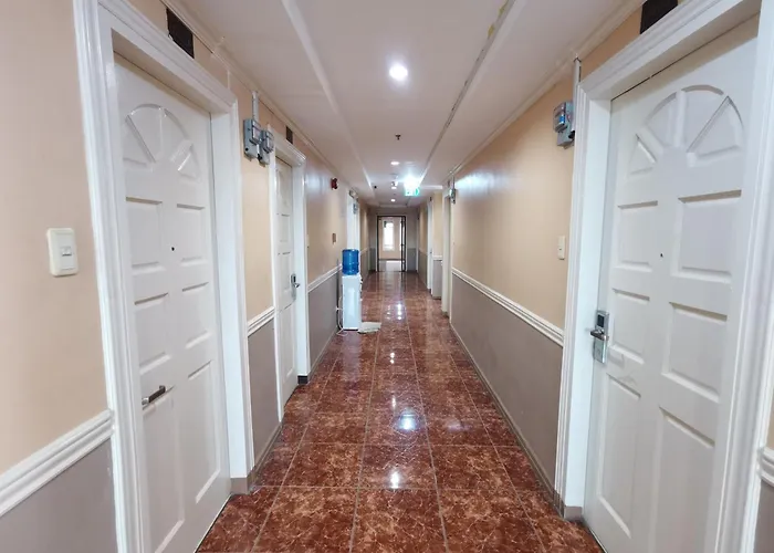 Hotel Metro Park -