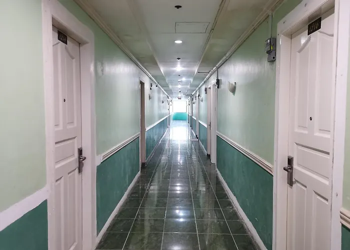 Hotel Metro Park -
