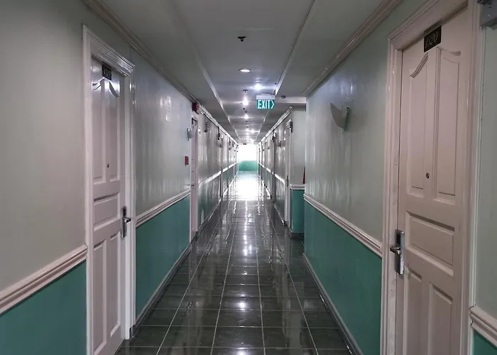 Hotel Metro Park -