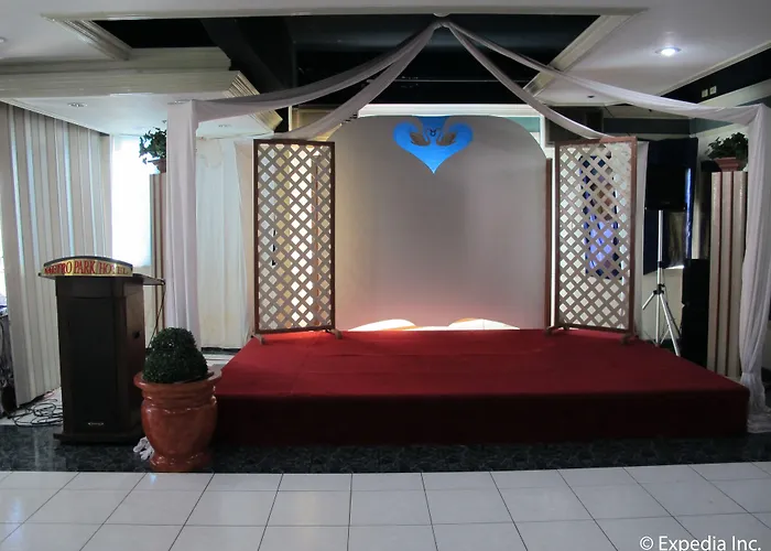 Hotel Metro Park -